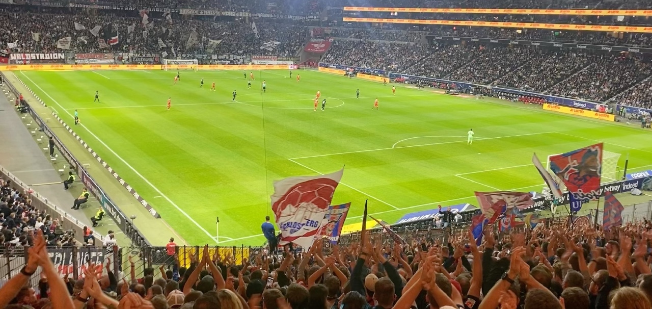 TPDS--Building-the-Relationship-Between-Football-Clubs-and-Their-Fans-stadium